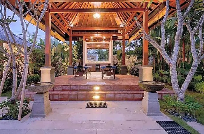 By Sanga Sanga Hospitality Villa *